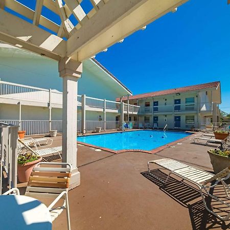 Motel 6-Dallas, Tx - Farmers Branch Εξωτερικό φωτογραφία