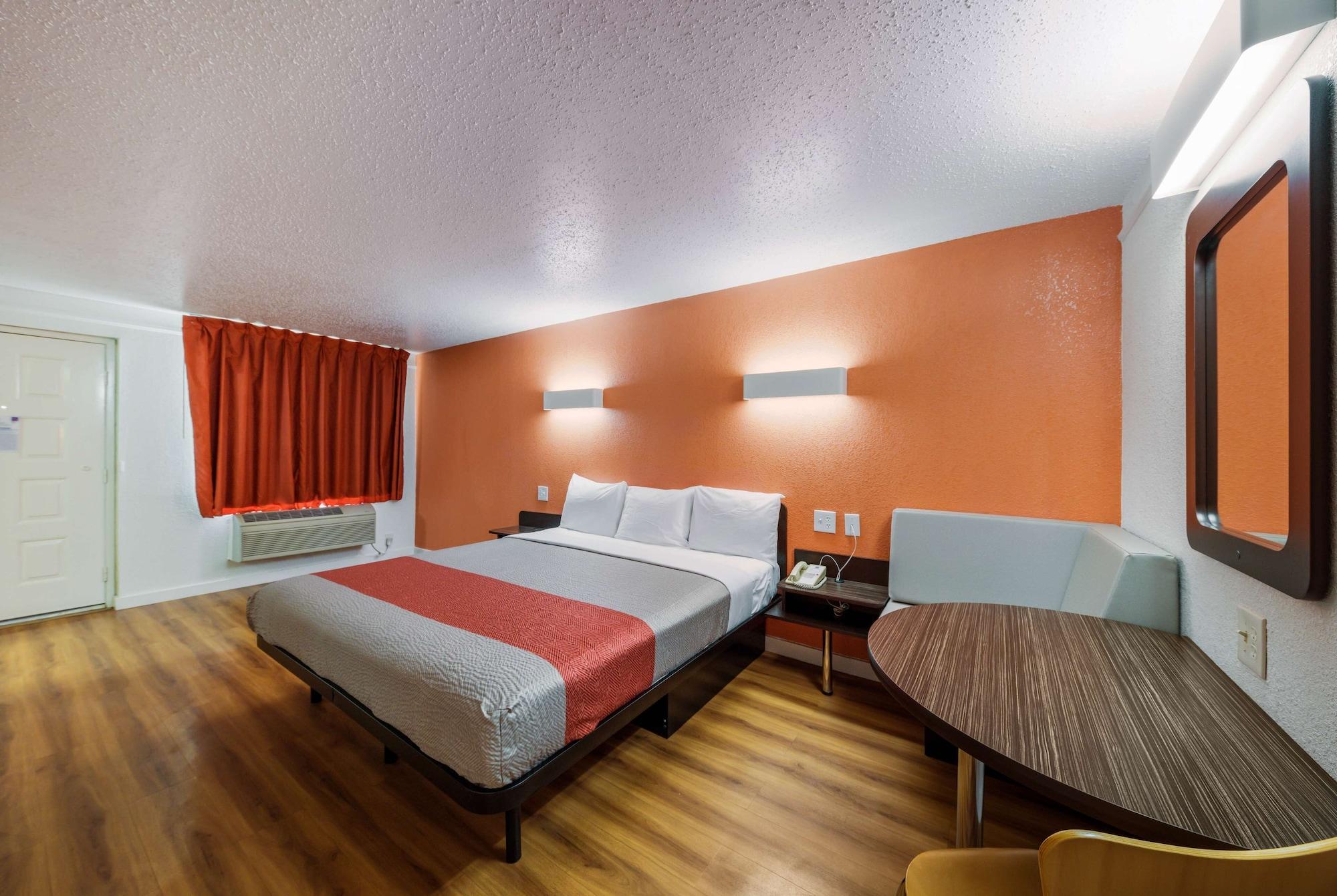 Motel 6-Dallas, Tx - Farmers Branch Εξωτερικό φωτογραφία