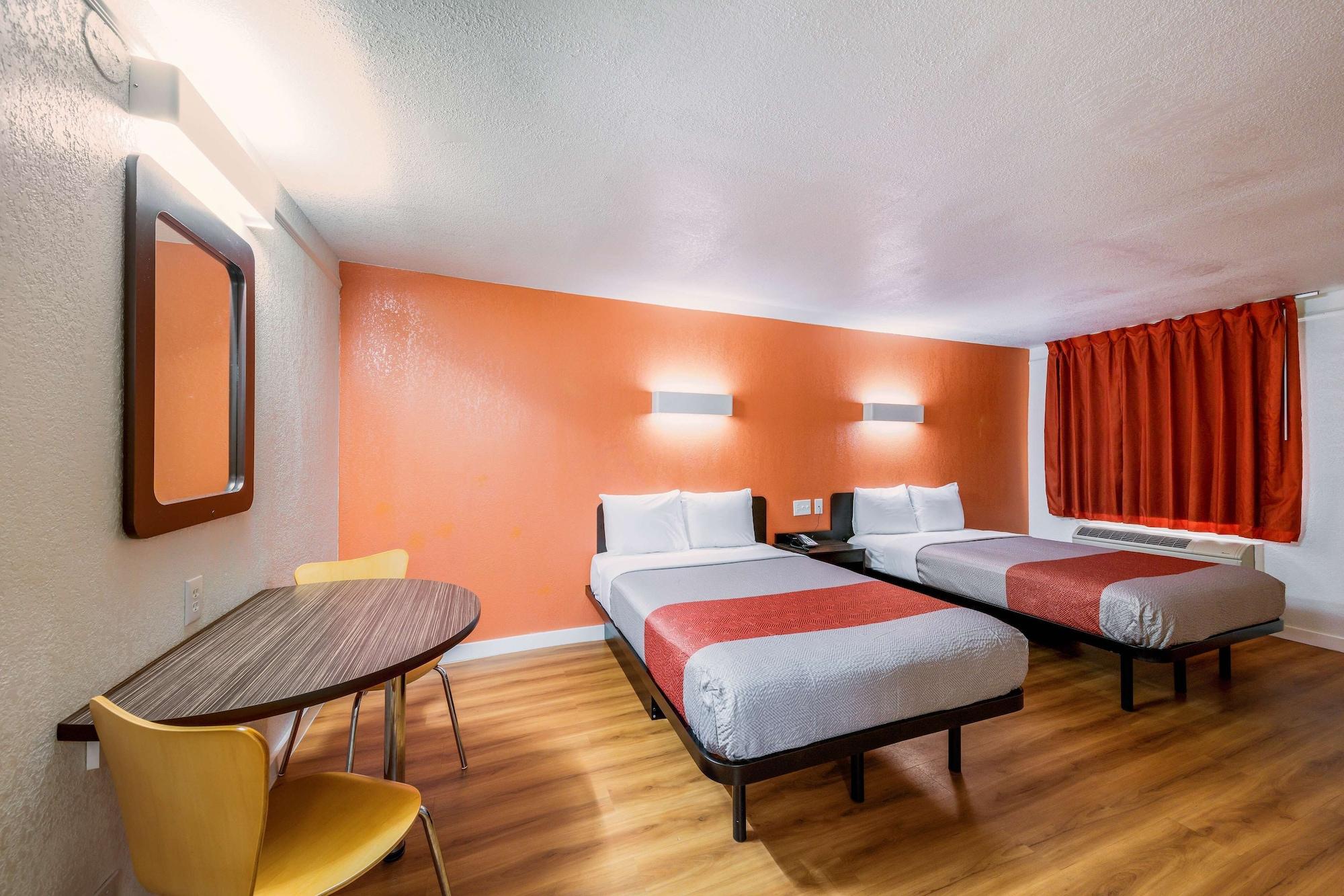 Motel 6-Dallas, Tx - Farmers Branch Εξωτερικό φωτογραφία
