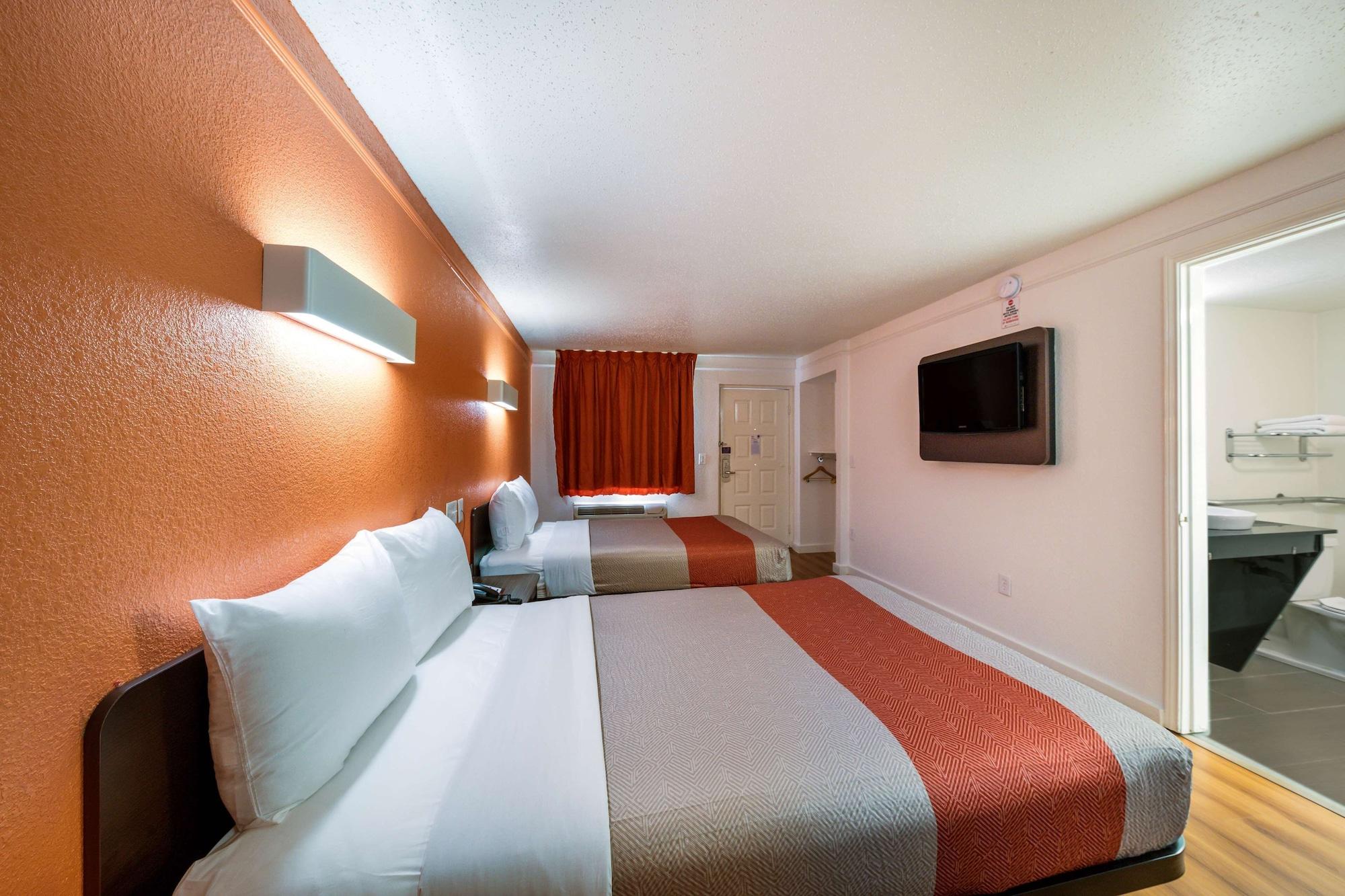 Motel 6-Dallas, Tx - Farmers Branch Εξωτερικό φωτογραφία