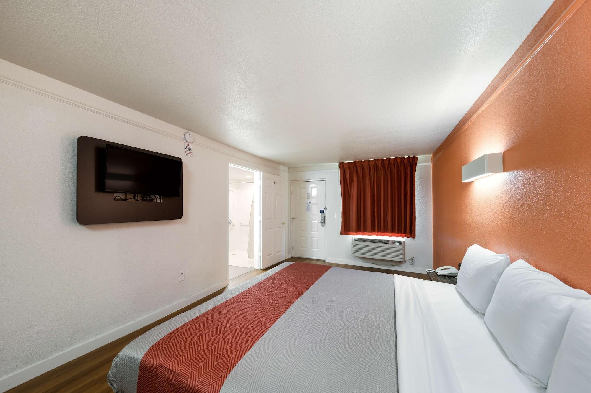 Motel 6-Dallas, Tx - Farmers Branch Εξωτερικό φωτογραφία