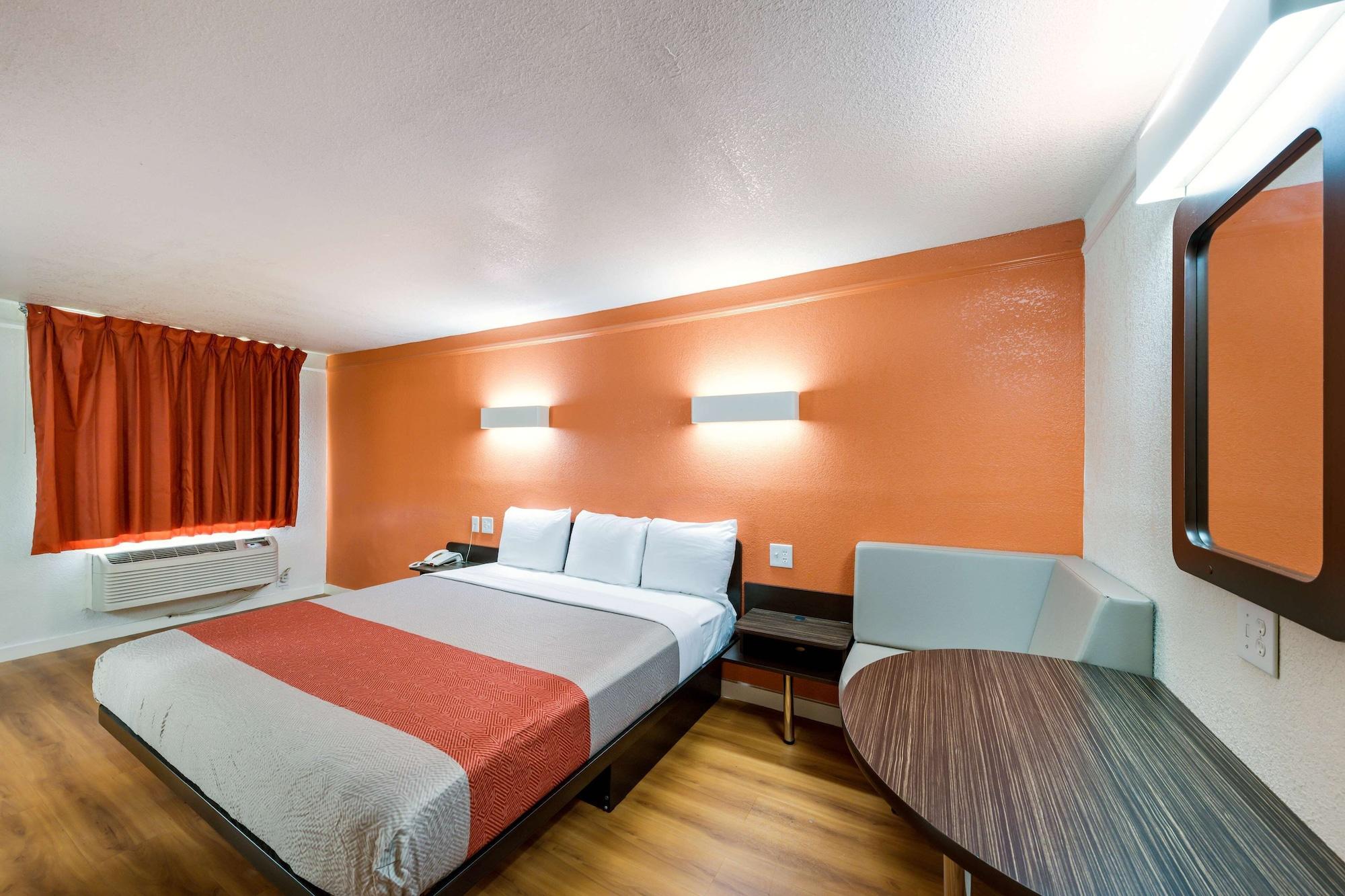 Motel 6-Dallas, Tx - Farmers Branch Εξωτερικό φωτογραφία