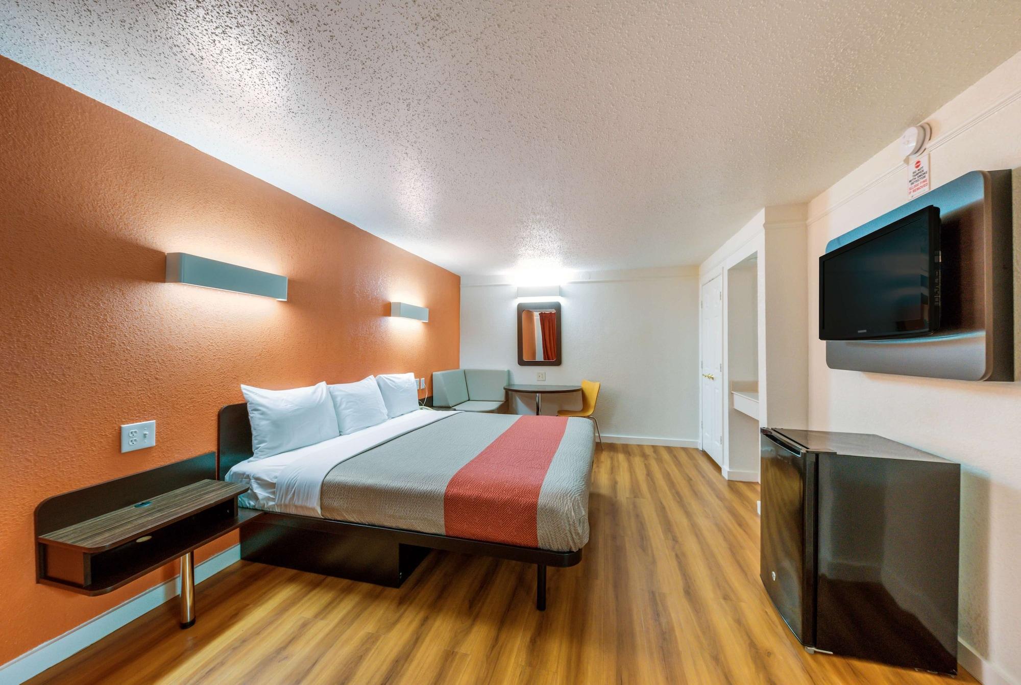Motel 6-Dallas, Tx - Farmers Branch Εξωτερικό φωτογραφία