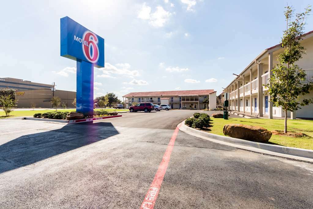 Motel 6-Dallas, Tx - Farmers Branch Εξωτερικό φωτογραφία