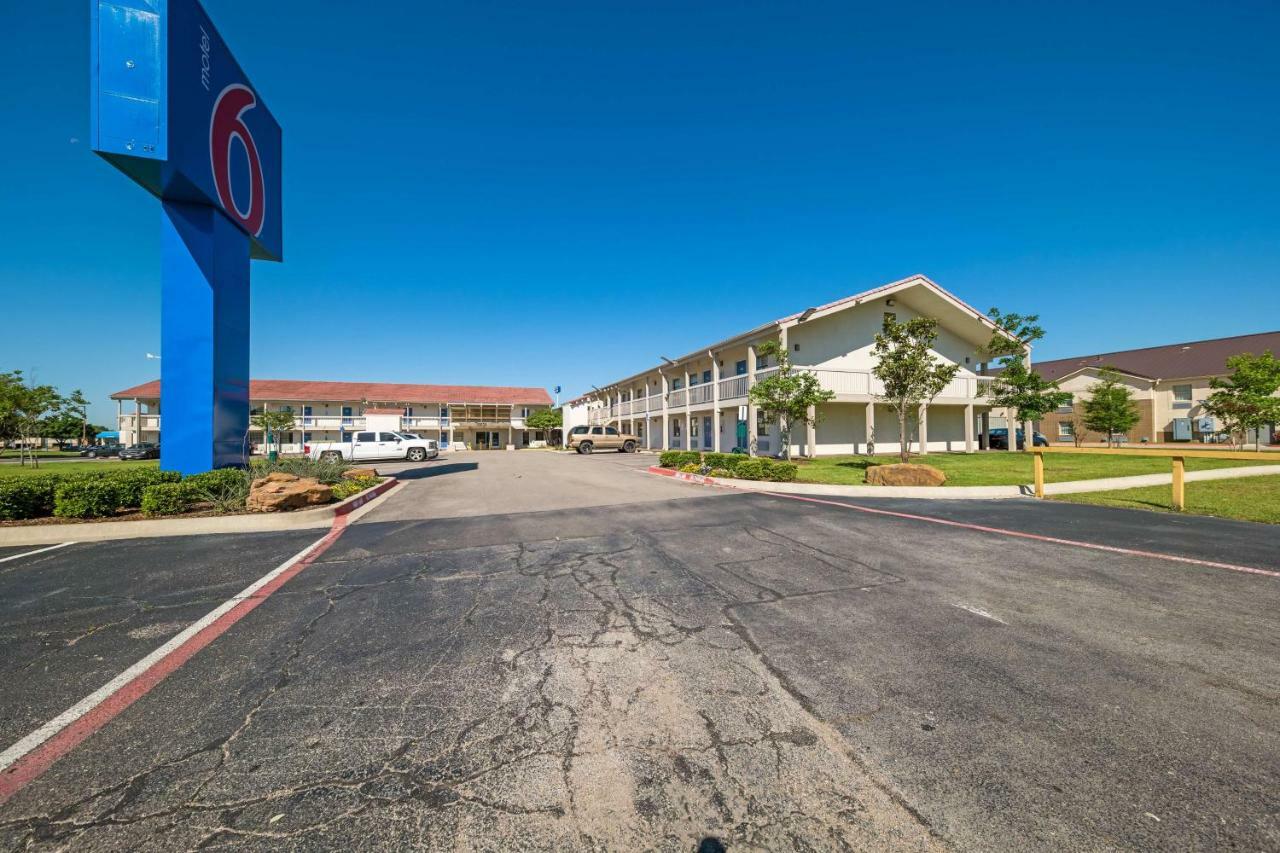 Motel 6-Dallas, Tx - Farmers Branch Εξωτερικό φωτογραφία