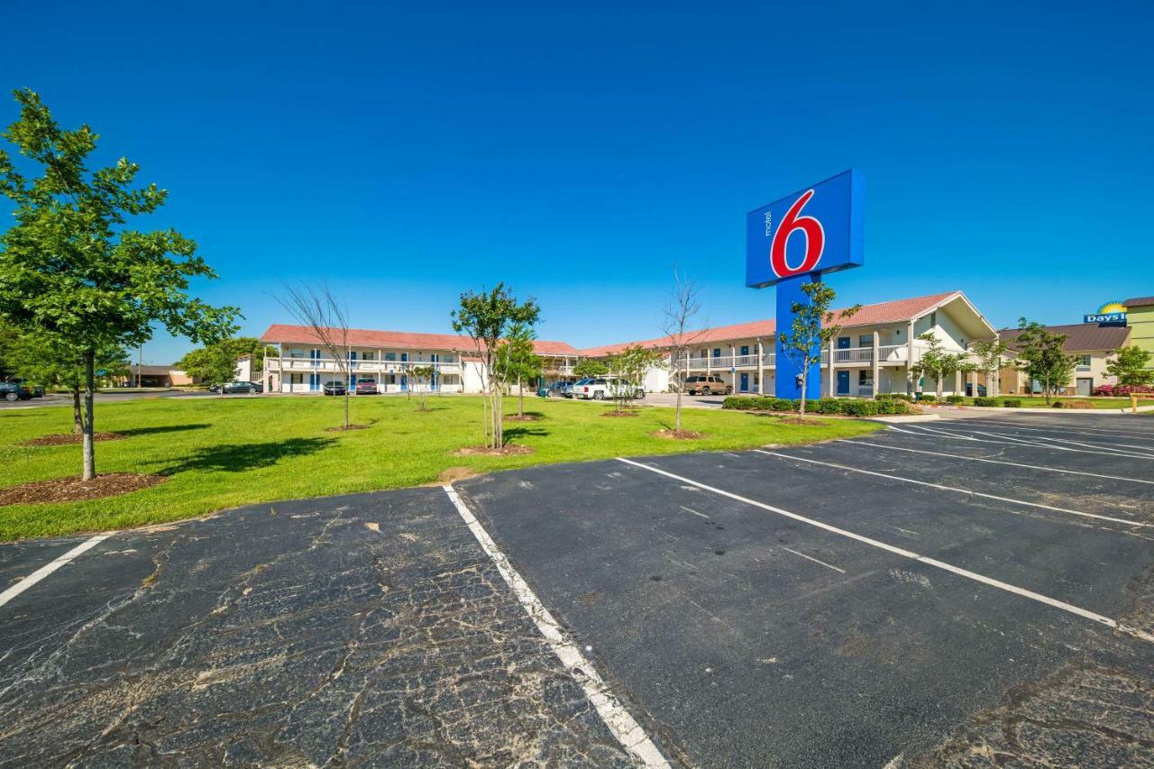 Motel 6-Dallas, Tx - Farmers Branch Εξωτερικό φωτογραφία