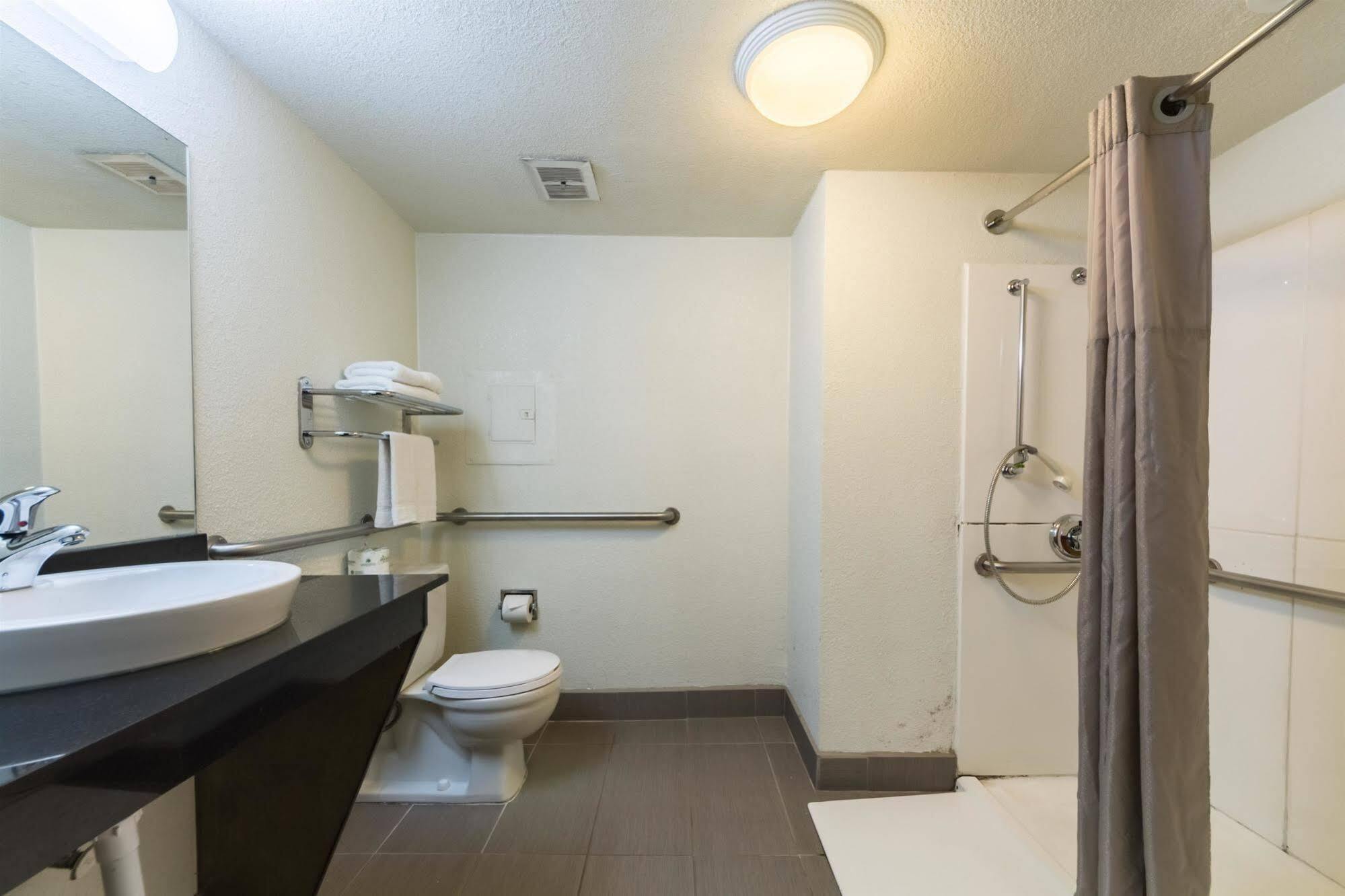 Motel 6-Dallas, Tx - Farmers Branch Εξωτερικό φωτογραφία