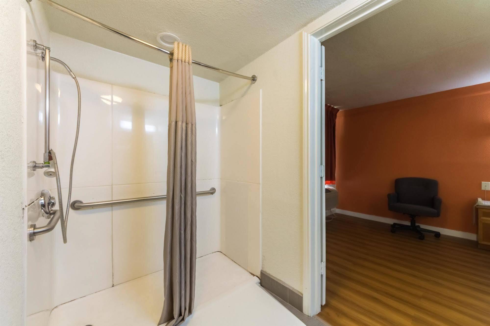 Motel 6-Dallas, Tx - Farmers Branch Εξωτερικό φωτογραφία